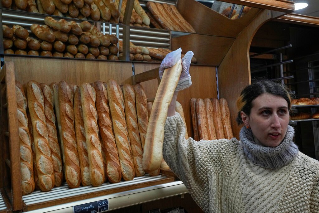Crunch time: U.N. puts baguette on cultural heritage list